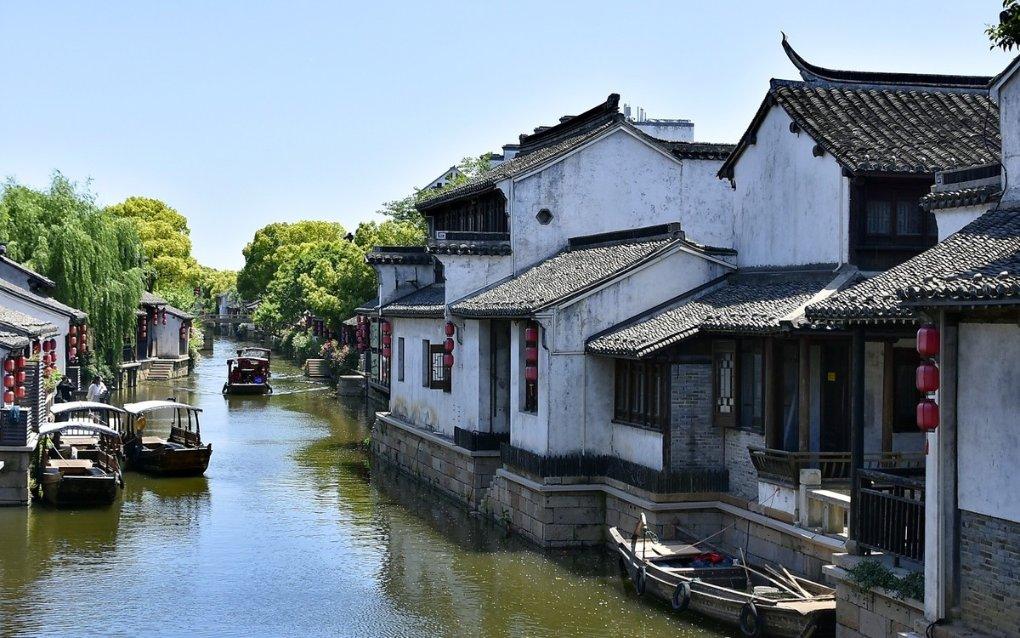 探索冷知识的在喜马拉雅山的岩壁上,雪蜜是如何被采下来的?平台,深度分享惊奇常识
